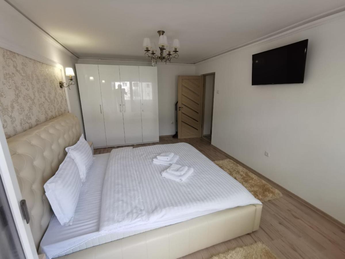 Apartament Gold Luxury Apartment Tirgu Ocna Exterior photo