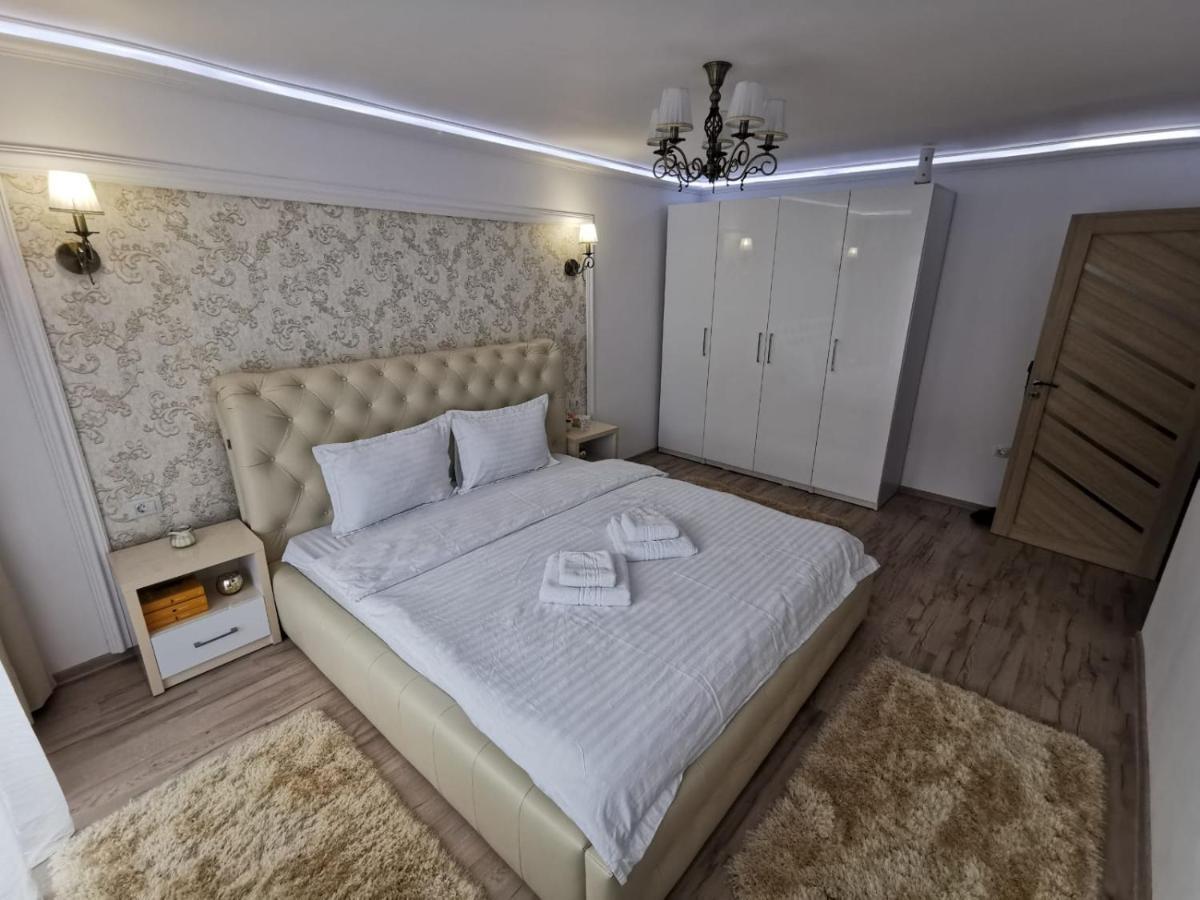 Apartament Gold Luxury Apartment Tirgu Ocna Exterior photo