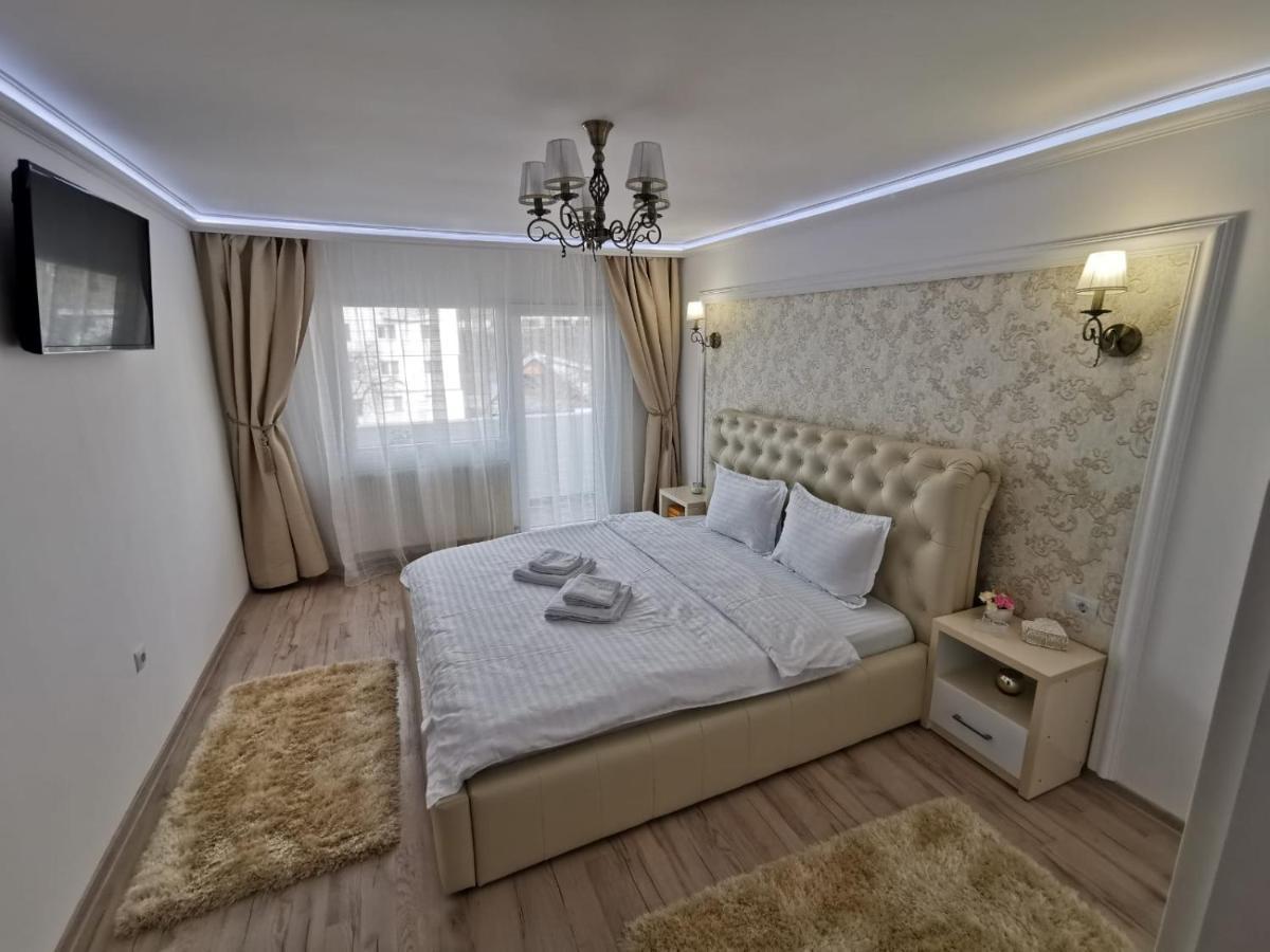 Apartament Gold Luxury Apartment Tirgu Ocna Exterior photo