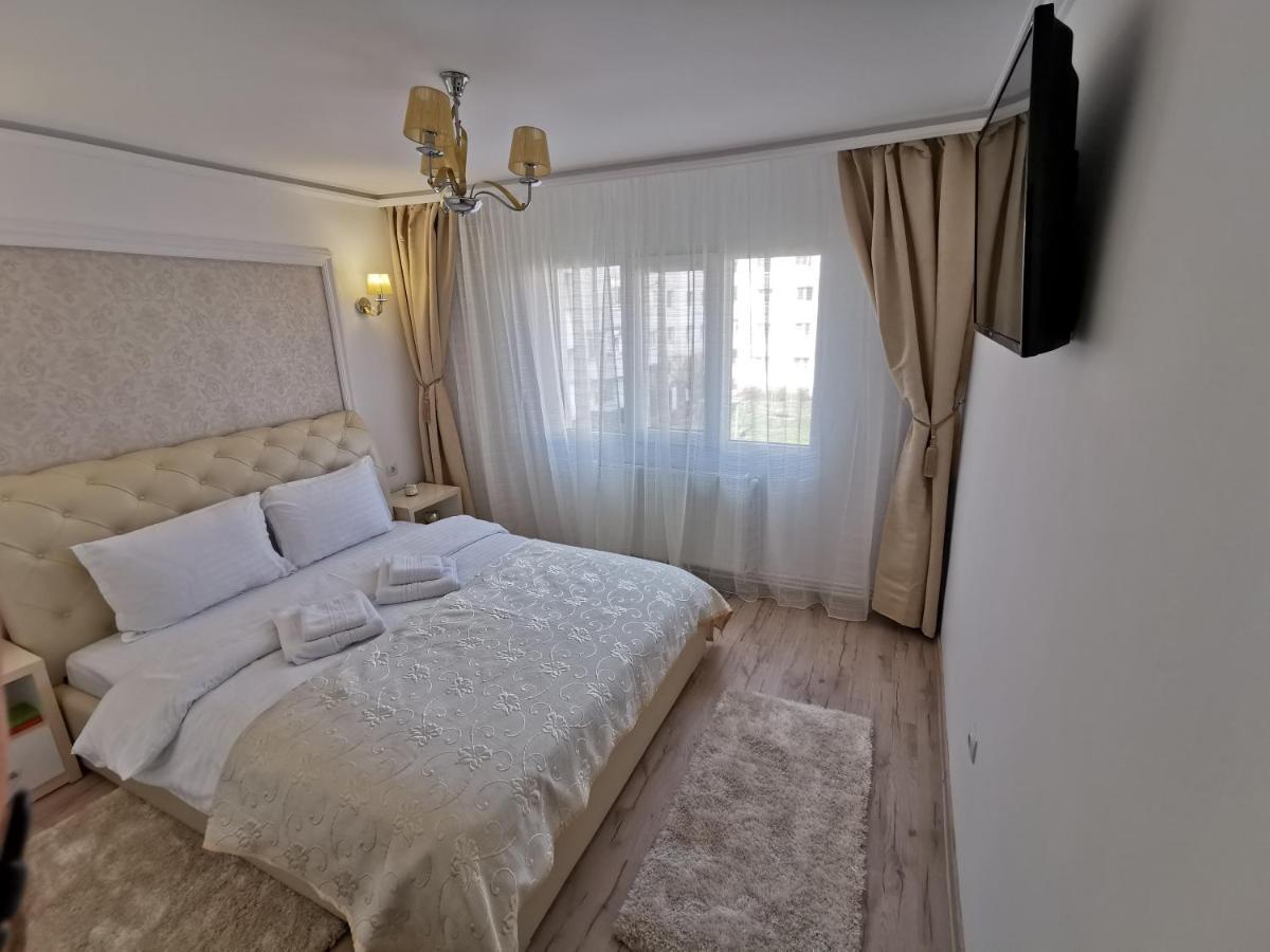 Apartament Gold Luxury Apartment Tirgu Ocna Exterior photo